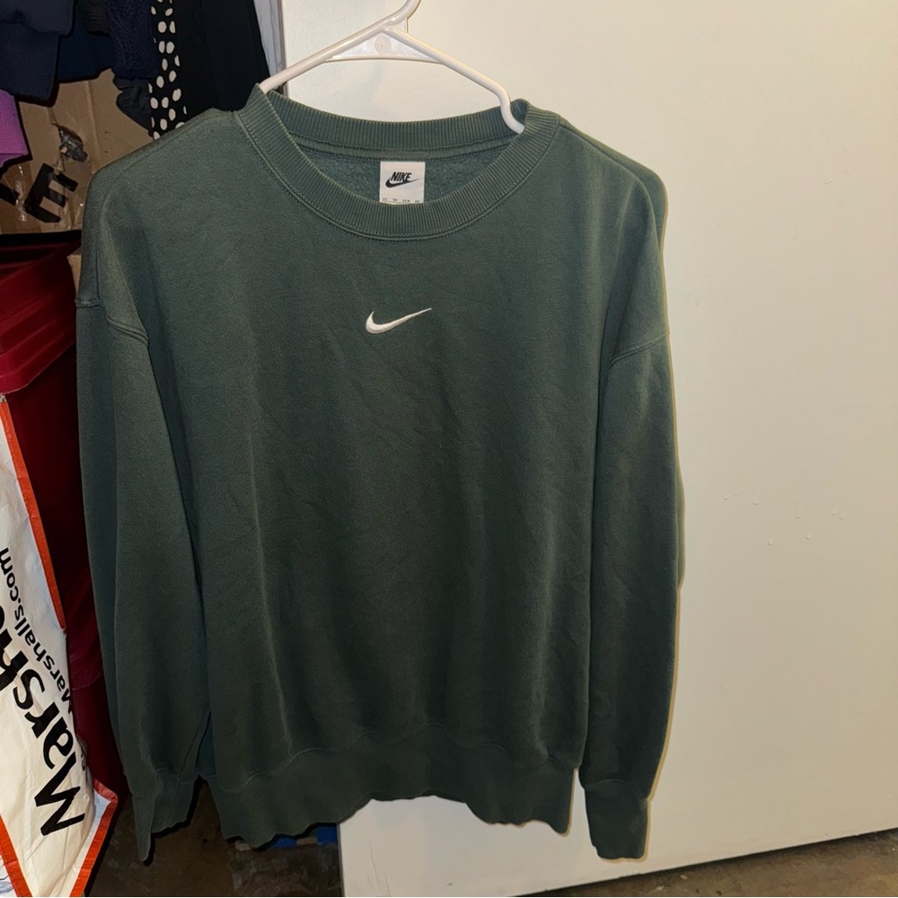 Nike Men's Forest Green Crewneck Sweater